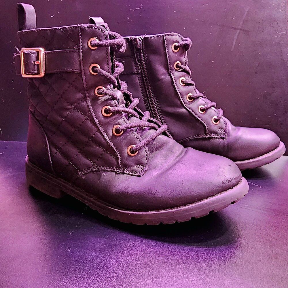 The Childrens Place Black Quilted‎ Combat Boots Side Zip Gold Buckle Size 1